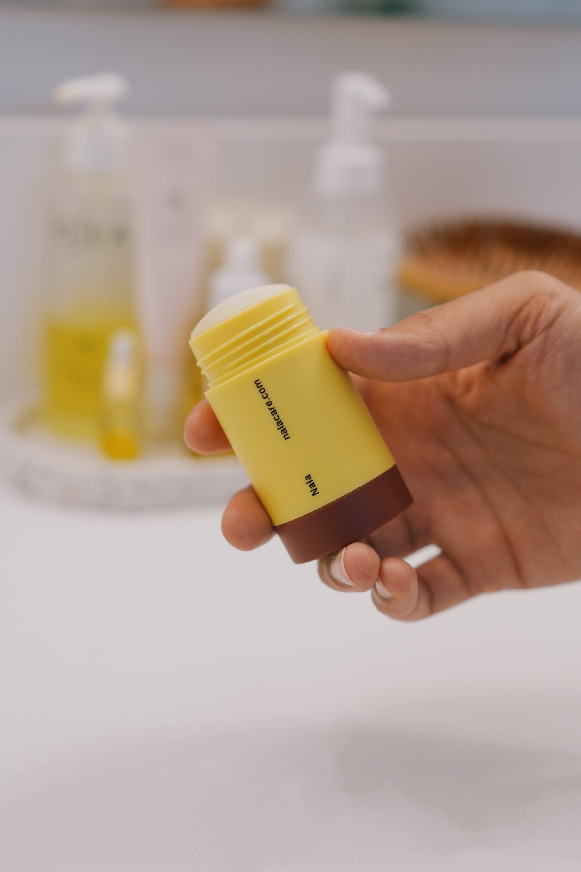 How to Switch to a Natural Deodorant